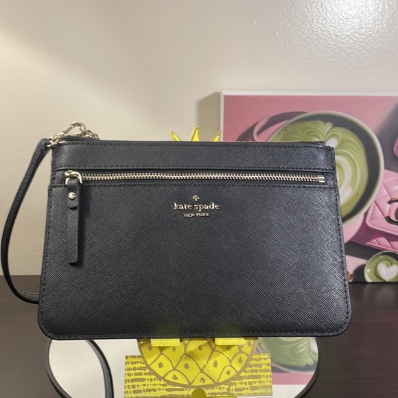 kate spade Handbags - COPY - Kate Spade Wristlet!